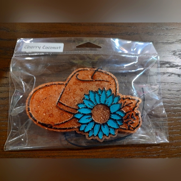 Scented Car Freshener - Brown Hat with Blue Flower - Picture 1 of 1